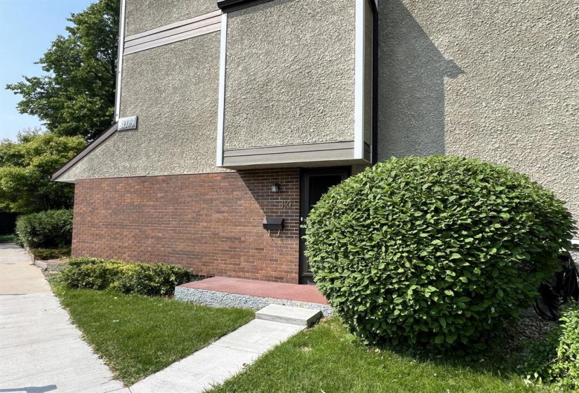 3077 Pembina, 2 Bedrooms Bedrooms, 7 Rooms Rooms,1 BathroomBathrooms,Condominium,For Sale,Pembina