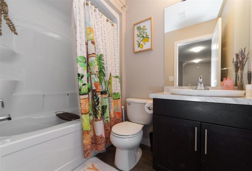 Second Floor Full 4 Piece Bath