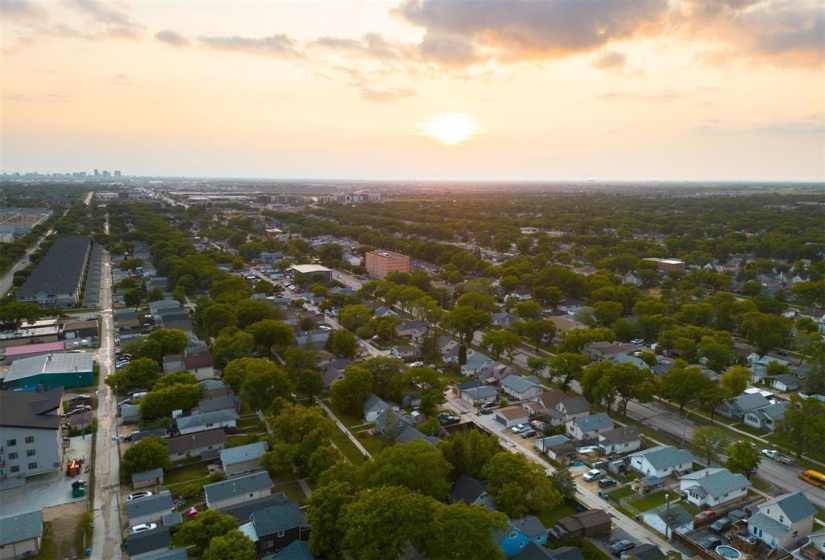 419 Pandora, 3 Bedrooms Bedrooms, 10 Rooms Rooms,2 BathroomsBathrooms,Condominium,For Sale,Pandora