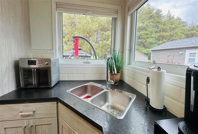2695 main, 3 Bedrooms Bedrooms, 10 Rooms Rooms,2 BathroomsBathrooms,Residential,For Sale,main