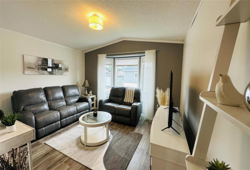 2695 main, 3 Bedrooms Bedrooms, 10 Rooms Rooms,2 BathroomsBathrooms,Residential,For Sale,main