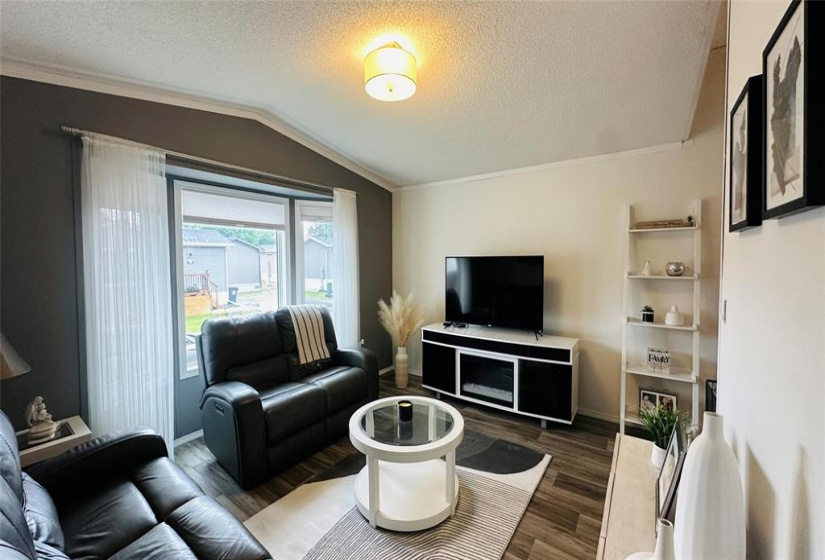 2695 main, 3 Bedrooms Bedrooms, 10 Rooms Rooms,2 BathroomsBathrooms,Residential,For Sale,main