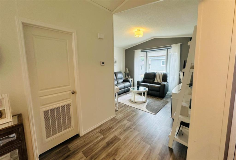 2695 main, 3 Bedrooms Bedrooms, 10 Rooms Rooms,2 BathroomsBathrooms,Residential,For Sale,main