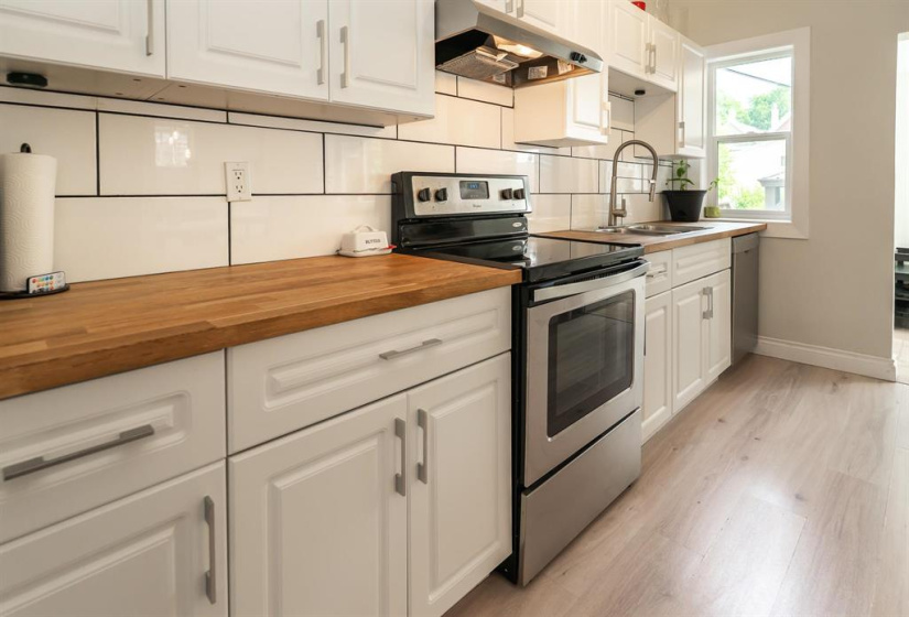 59 Matheson, 3 Bedrooms Bedrooms, 11 Rooms Rooms,1 BathroomBathrooms,Residential,For Sale,Matheson