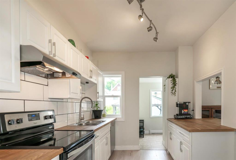 59 Matheson, 3 Bedrooms Bedrooms, 11 Rooms Rooms,1 BathroomBathrooms,Residential,For Sale,Matheson