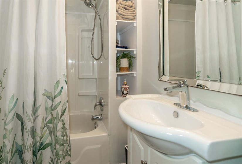 59 Matheson, 3 Bedrooms Bedrooms, 11 Rooms Rooms,1 BathroomBathrooms,Residential,For Sale,Matheson