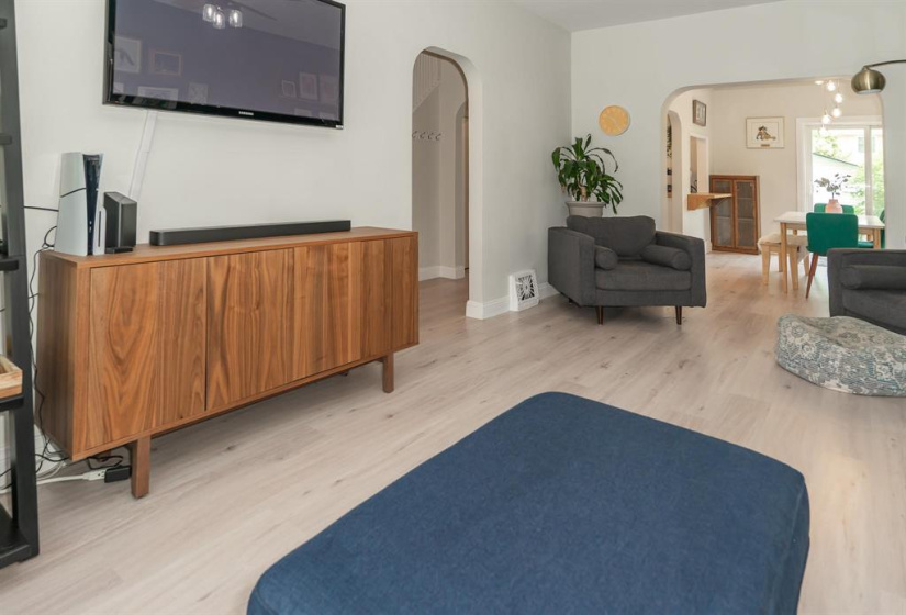 59 Matheson, 3 Bedrooms Bedrooms, 11 Rooms Rooms,1 BathroomBathrooms,Residential,For Sale,Matheson