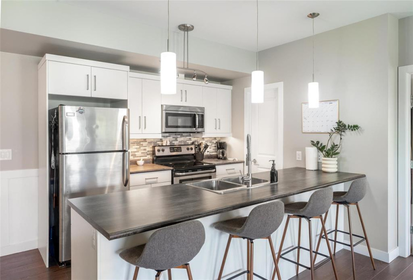 1124 Dawson, 2 Bedrooms Bedrooms, 7 Rooms Rooms,2 BathroomsBathrooms,Condominium,For Sale,Dawson