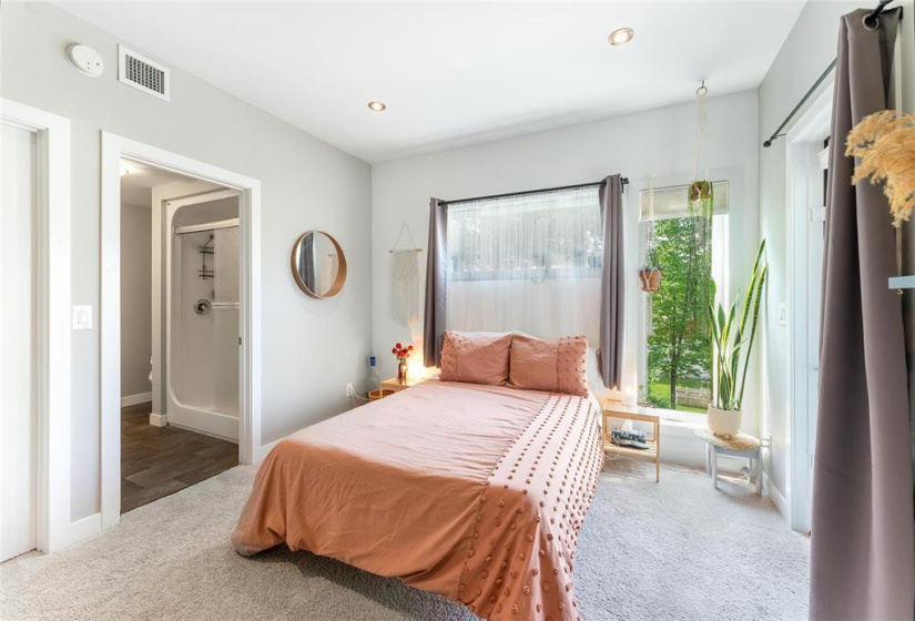1124 Dawson, 2 Bedrooms Bedrooms, 7 Rooms Rooms,2 BathroomsBathrooms,Condominium,For Sale,Dawson