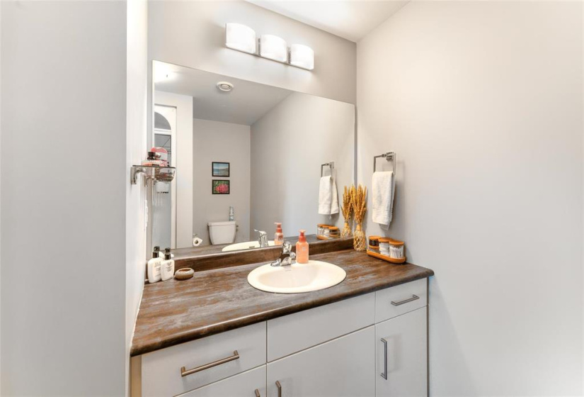 1124 Dawson, 2 Bedrooms Bedrooms, 7 Rooms Rooms,2 BathroomsBathrooms,Condominium,For Sale,Dawson