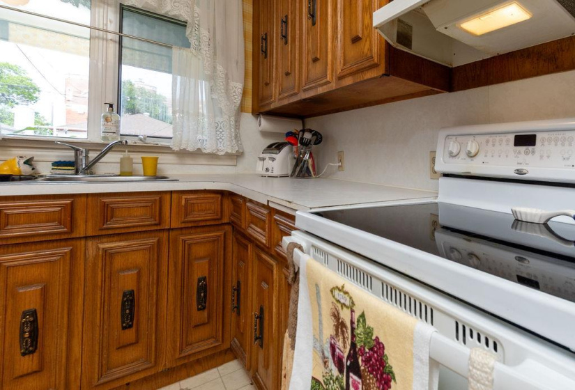 706 Garfield, 2 Bedrooms Bedrooms, 8 Rooms Rooms,1 BathroomBathrooms,Residential,For Sale,Garfield