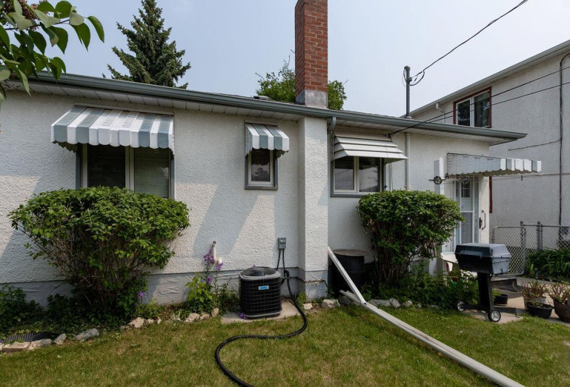 706 Garfield, 2 Bedrooms Bedrooms, 8 Rooms Rooms,1 BathroomBathrooms,Residential,For Sale,Garfield