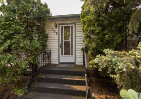 706 Garfield, 2 Bedrooms Bedrooms, 8 Rooms Rooms,1 BathroomBathrooms,Residential,For Sale,Garfield