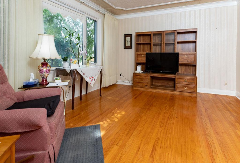 706 Garfield, 2 Bedrooms Bedrooms, 8 Rooms Rooms,1 BathroomBathrooms,Residential,For Sale,Garfield