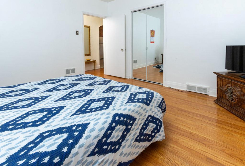 706 Garfield, 2 Bedrooms Bedrooms, 8 Rooms Rooms,1 BathroomBathrooms,Residential,For Sale,Garfield