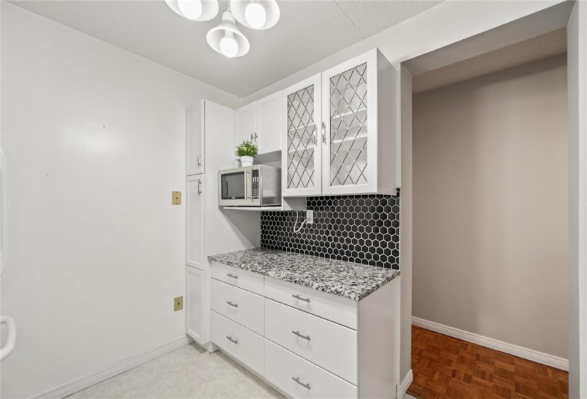77 Swindon, 2 Bedrooms Bedrooms, 8 Rooms Rooms,1 BathroomBathrooms,Condominium,For Sale,Swindon