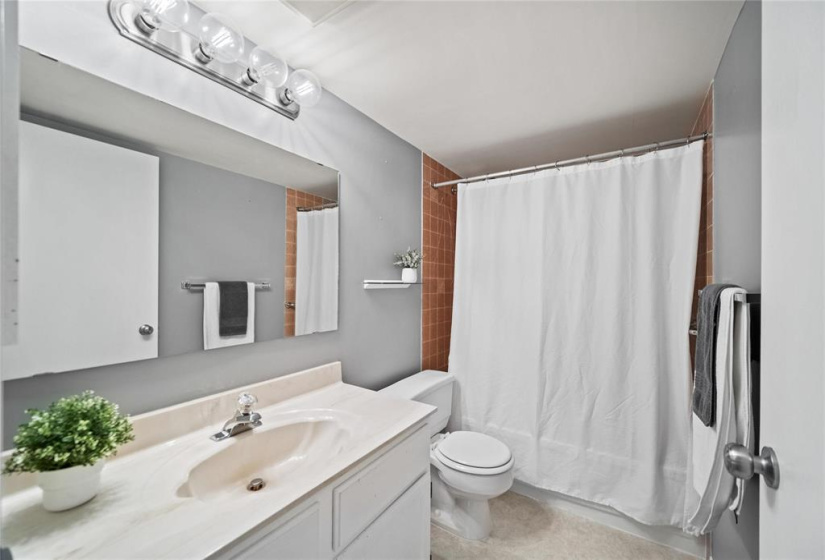 77 Swindon, 2 Bedrooms Bedrooms, 8 Rooms Rooms,1 BathroomBathrooms,Condominium,For Sale,Swindon