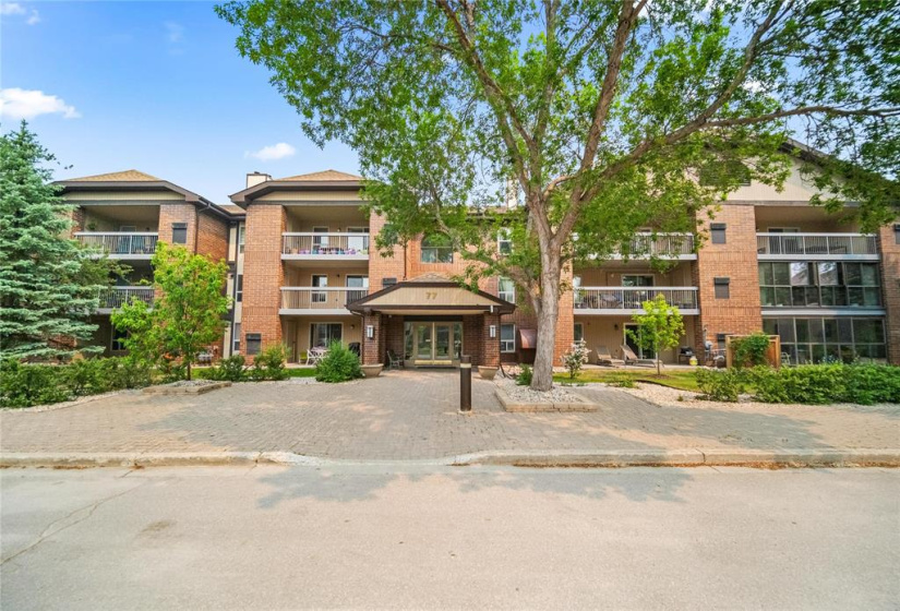 77 Swindon, 2 Bedrooms Bedrooms, 8 Rooms Rooms,1 BathroomBathrooms,Condominium,For Sale,Swindon