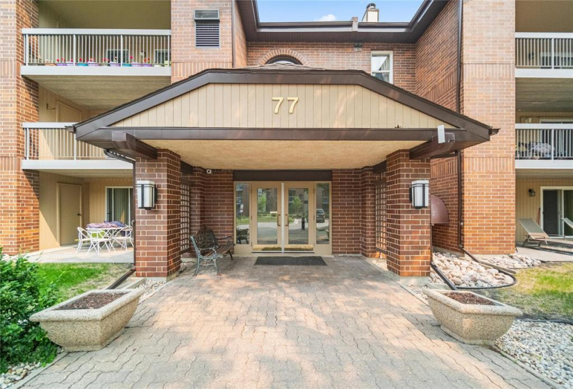 77 Swindon, 2 Bedrooms Bedrooms, 8 Rooms Rooms,1 BathroomBathrooms,Condominium,For Sale,Swindon