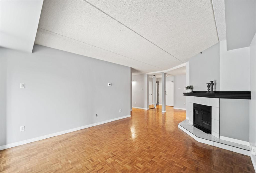 77 Swindon, 2 Bedrooms Bedrooms, 8 Rooms Rooms,1 BathroomBathrooms,Condominium,For Sale,Swindon