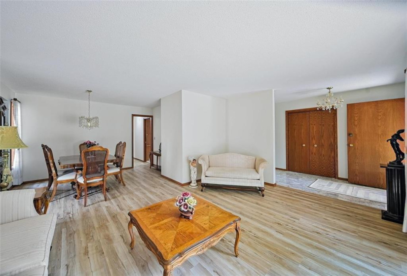 19 Groveland, 3 Bedrooms Bedrooms, 13 Rooms Rooms,3 BathroomsBathrooms,Residential,For Sale,Groveland