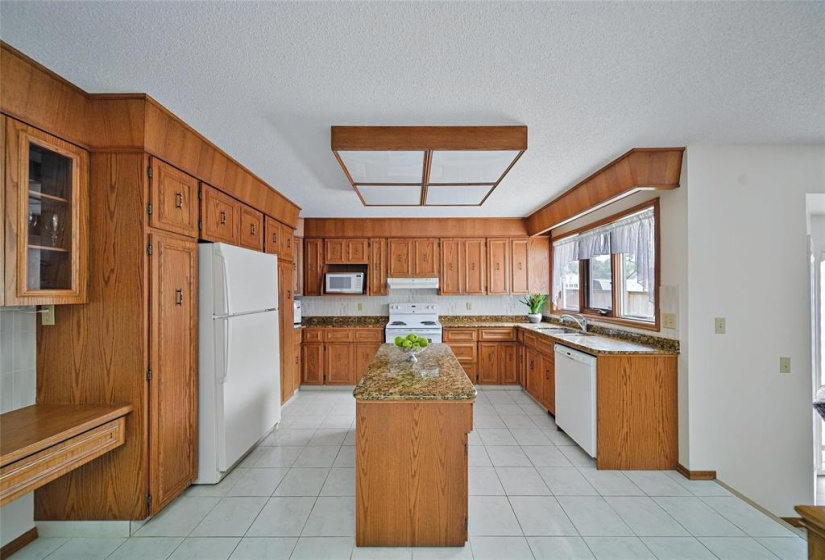 19 Groveland, 3 Bedrooms Bedrooms, 13 Rooms Rooms,3 BathroomsBathrooms,Residential,For Sale,Groveland