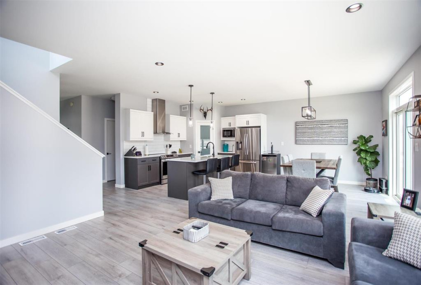 31 Lillies, 4 Bedrooms Bedrooms, 13 Rooms Rooms,3 BathroomsBathrooms,Residential,For Sale,Lillies