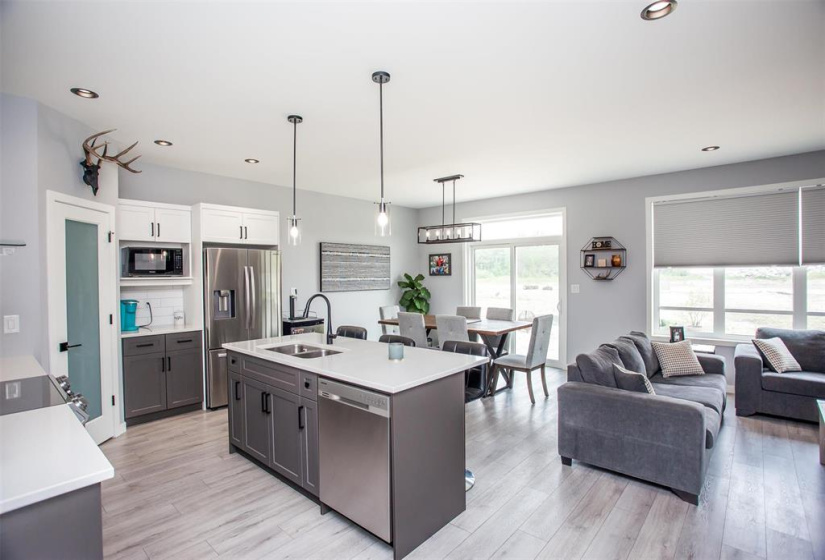 31 Lillies, 4 Bedrooms Bedrooms, 13 Rooms Rooms,3 BathroomsBathrooms,Residential,For Sale,Lillies