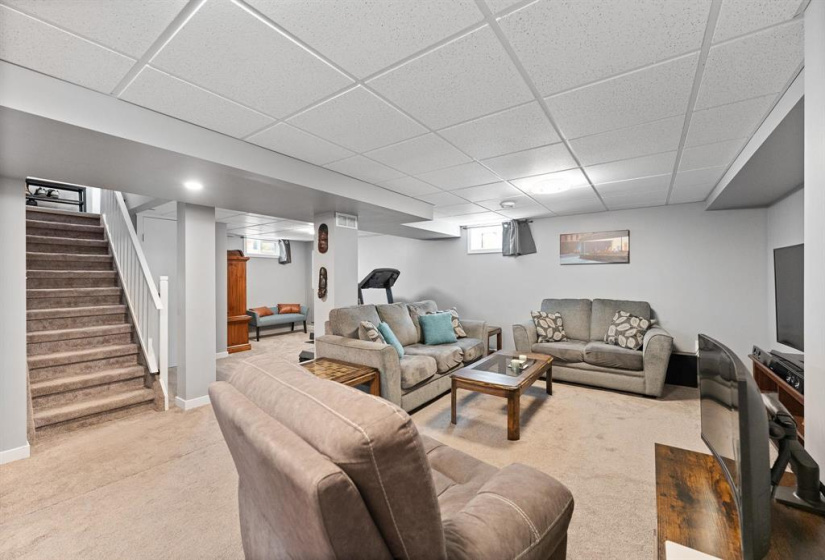 463 Hazel Dell, 4 Bedrooms Bedrooms, 10 Rooms Rooms,2 BathroomsBathrooms,Residential,For Sale,Hazel Dell