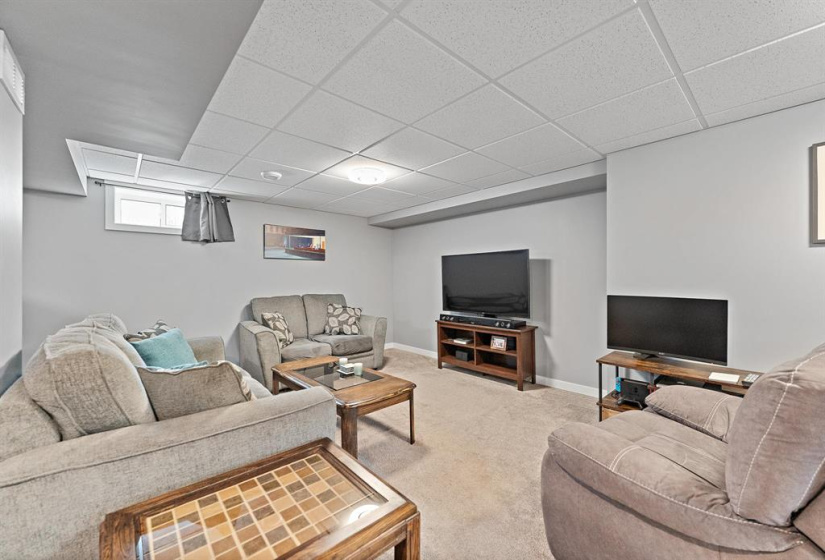 463 Hazel Dell, 4 Bedrooms Bedrooms, 10 Rooms Rooms,2 BathroomsBathrooms,Residential,For Sale,Hazel Dell