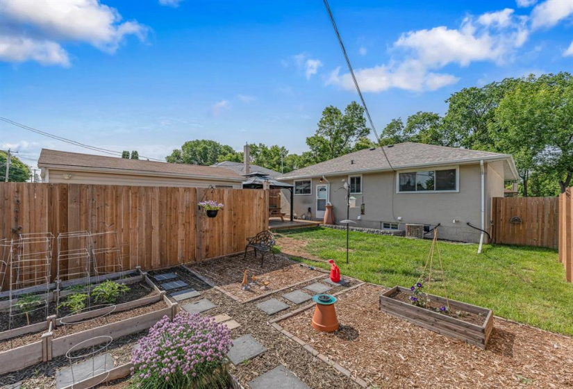 463 Hazel Dell, 4 Bedrooms Bedrooms, 10 Rooms Rooms,2 BathroomsBathrooms,Residential,For Sale,Hazel Dell