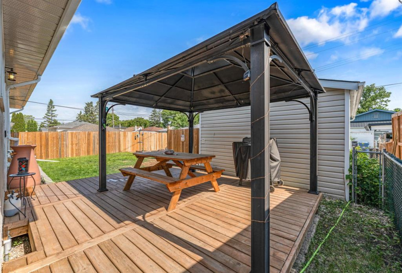 463 Hazel Dell, 4 Bedrooms Bedrooms, 10 Rooms Rooms,2 BathroomsBathrooms,Residential,For Sale,Hazel Dell