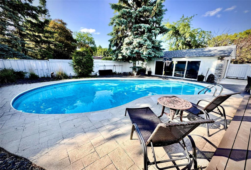 7 Baldry, 4 Bedrooms Bedrooms, 13 Rooms Rooms,3 BathroomsBathrooms,Residential,For Sale,Baldry