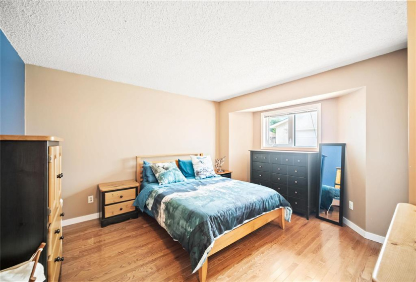 222 Charbonneau, 4 Bedrooms Bedrooms, 11 Rooms Rooms,2 BathroomsBathrooms,Residential,For Sale,Charbonneau