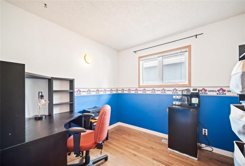 222 Charbonneau, 4 Bedrooms Bedrooms, 11 Rooms Rooms,2 BathroomsBathrooms,Residential,For Sale,Charbonneau