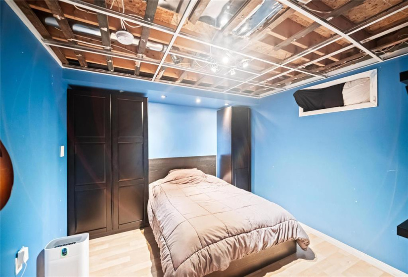 222 Charbonneau, 4 Bedrooms Bedrooms, 11 Rooms Rooms,2 BathroomsBathrooms,Residential,For Sale,Charbonneau