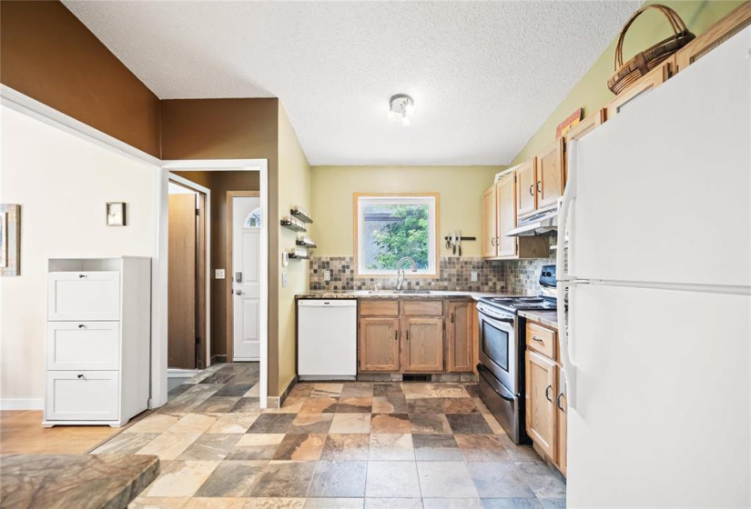 222 Charbonneau, 4 Bedrooms Bedrooms, 11 Rooms Rooms,2 BathroomsBathrooms,Residential,For Sale,Charbonneau
