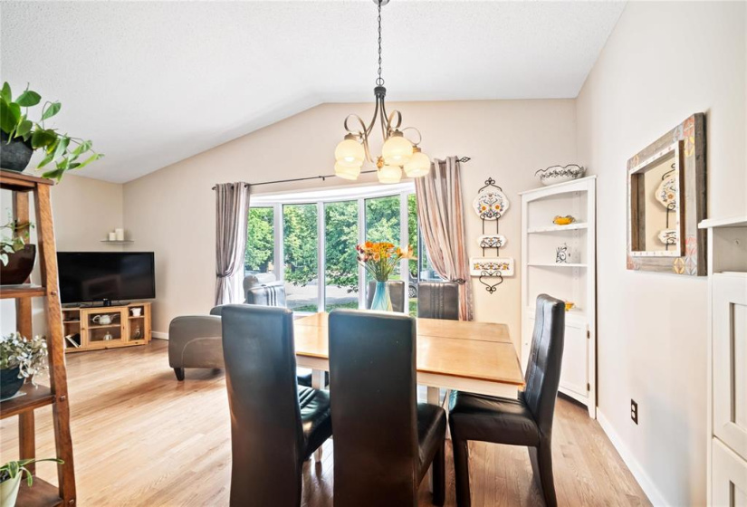 222 Charbonneau, 4 Bedrooms Bedrooms, 11 Rooms Rooms,2 BathroomsBathrooms,Residential,For Sale,Charbonneau