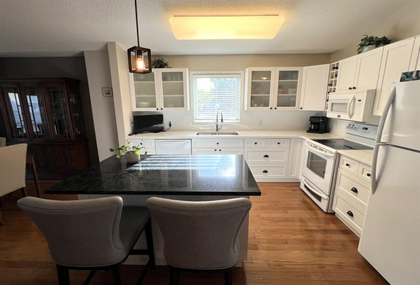 79 Lakeview, 2 Bedrooms Bedrooms, 11 Rooms Rooms,2 BathroomsBathrooms,Condominium,For Sale,Lakeview