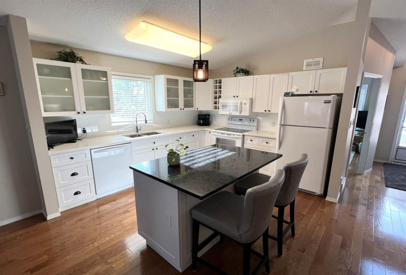79 Lakeview, 2 Bedrooms Bedrooms, 11 Rooms Rooms,2 BathroomsBathrooms,Condominium,For Sale,Lakeview