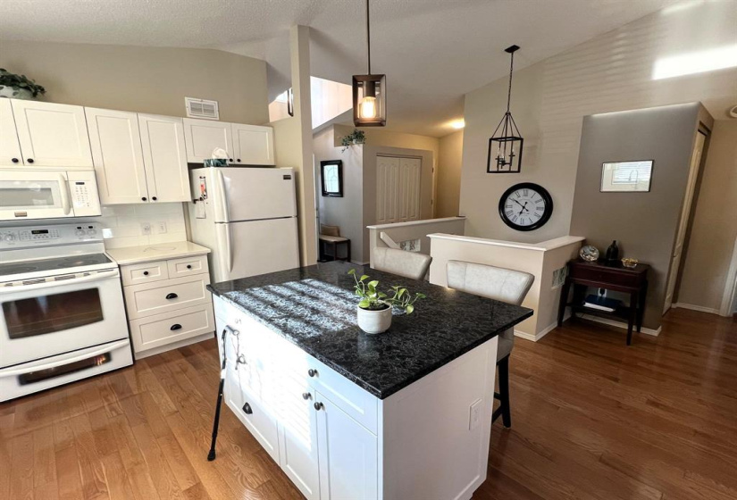 79 Lakeview, 2 Bedrooms Bedrooms, 11 Rooms Rooms,2 BathroomsBathrooms,Condominium,For Sale,Lakeview