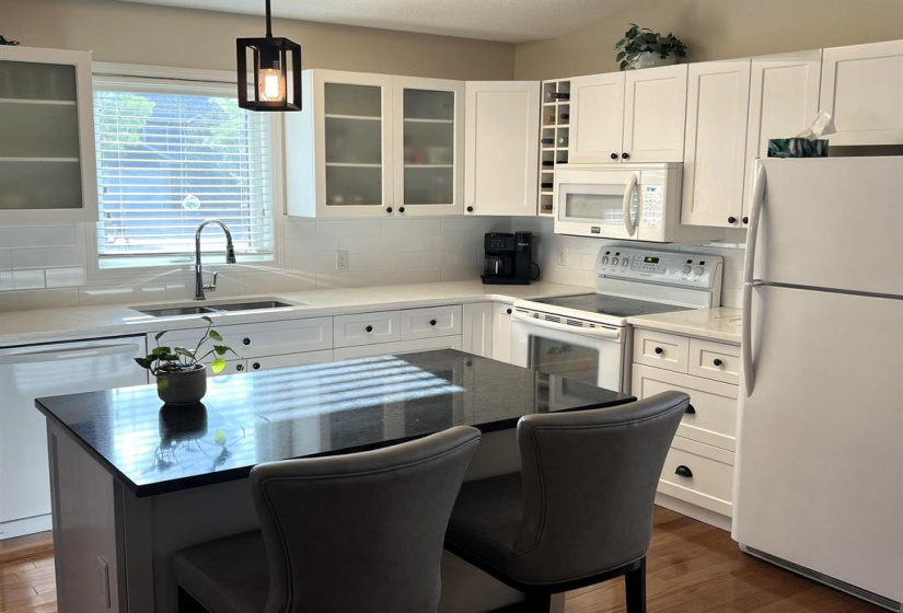 79 Lakeview, 2 Bedrooms Bedrooms, 11 Rooms Rooms,2 BathroomsBathrooms,Condominium,For Sale,Lakeview