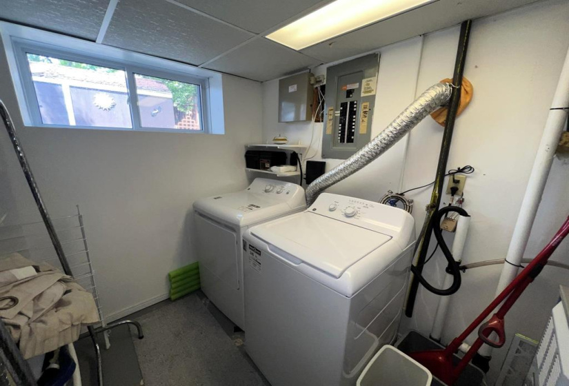34 Elsbury, 3 Bedrooms Bedrooms, 9 Rooms Rooms,2 BathroomsBathrooms,Residential,For Sale,Elsbury