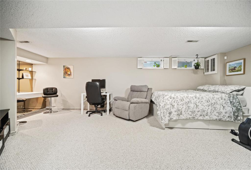 55 Abington, 3 Bedrooms Bedrooms, 11 Rooms Rooms,1 BathroomBathrooms,Residential,For Sale,Abington