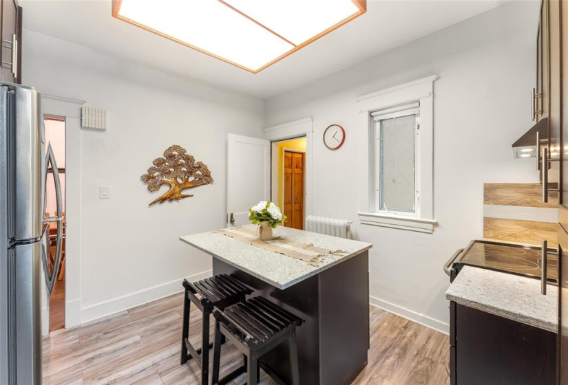 129 Monck, 4 Bedrooms Bedrooms, 11 Rooms Rooms,2 BathroomsBathrooms,Residential,For Sale,Monck
