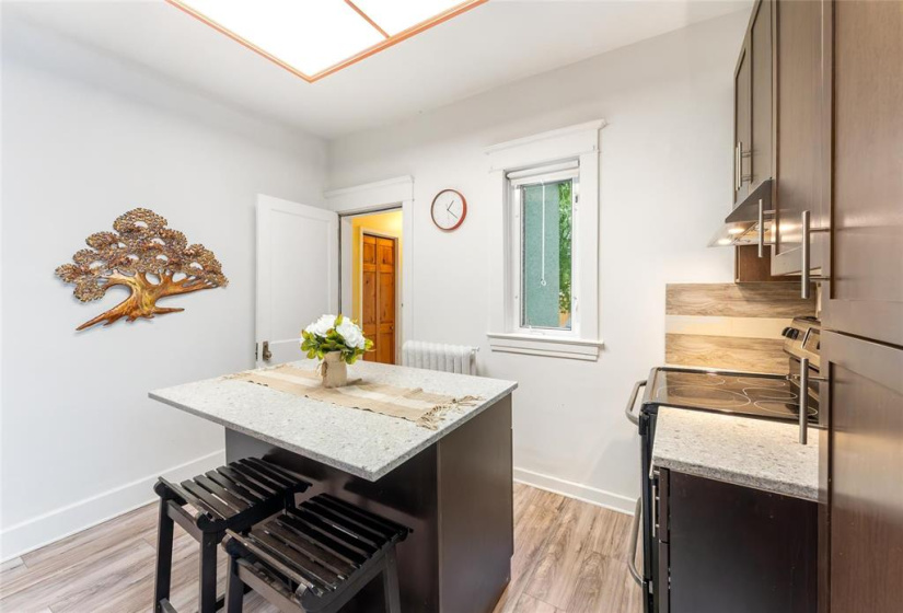 129 Monck, 4 Bedrooms Bedrooms, 11 Rooms Rooms,2 BathroomsBathrooms,Residential,For Sale,Monck