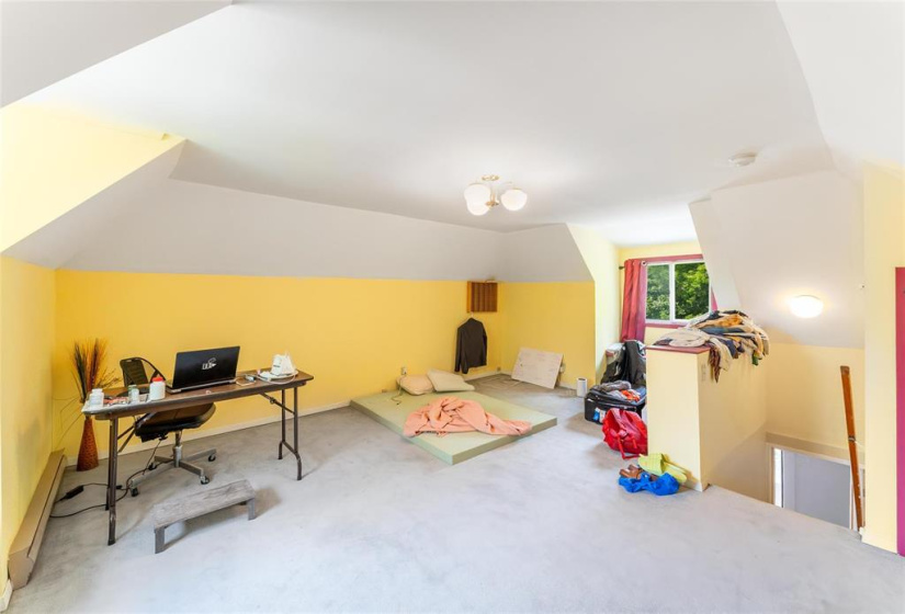 4th bedroom on third floor