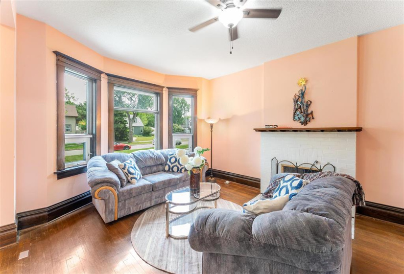129 Monck, 4 Bedrooms Bedrooms, 11 Rooms Rooms,2 BathroomsBathrooms,Residential,For Sale,Monck
