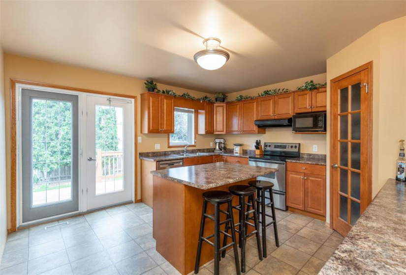 130 Norcross, 6 Bedrooms Bedrooms, 13 Rooms Rooms,2 BathroomsBathrooms,Residential,For Sale,Norcross