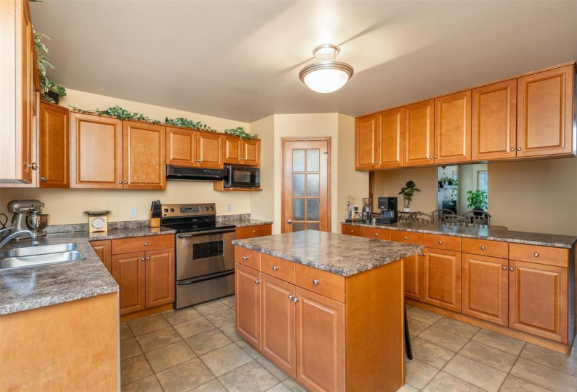 130 Norcross, 6 Bedrooms Bedrooms, 13 Rooms Rooms,2 BathroomsBathrooms,Residential,For Sale,Norcross